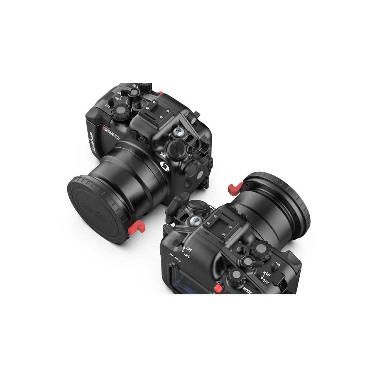 Custodia Nauticam per CANON EOS R50 completa di maniglie, valvola vacuum, pulsante scatto e borsa di trasporto.